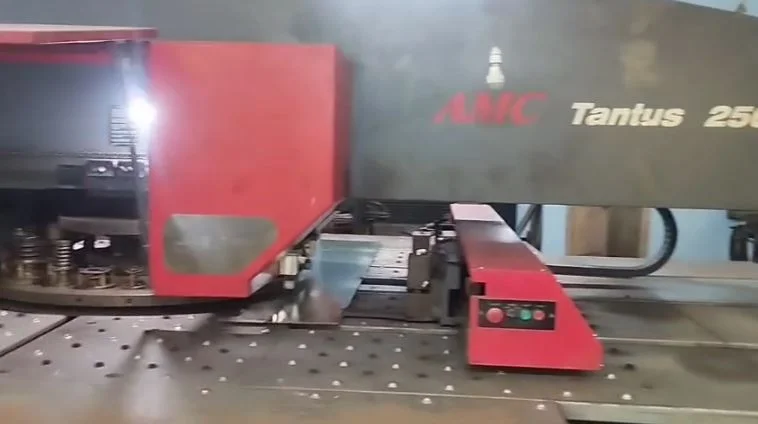 Turret punch presses — Zatpat catalogue example Tantus 256H